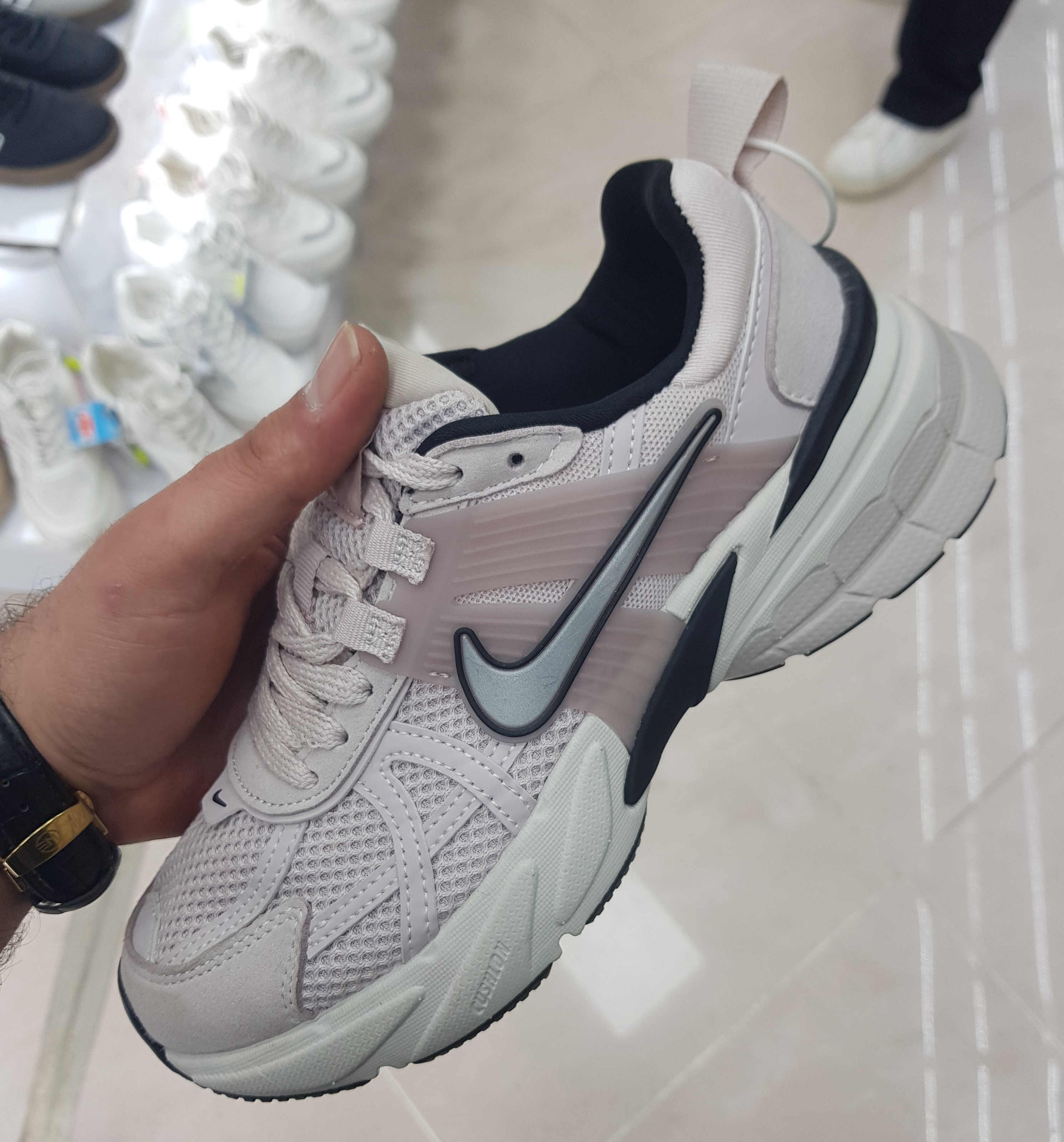 نایک وی تو کی ران Nike V2K