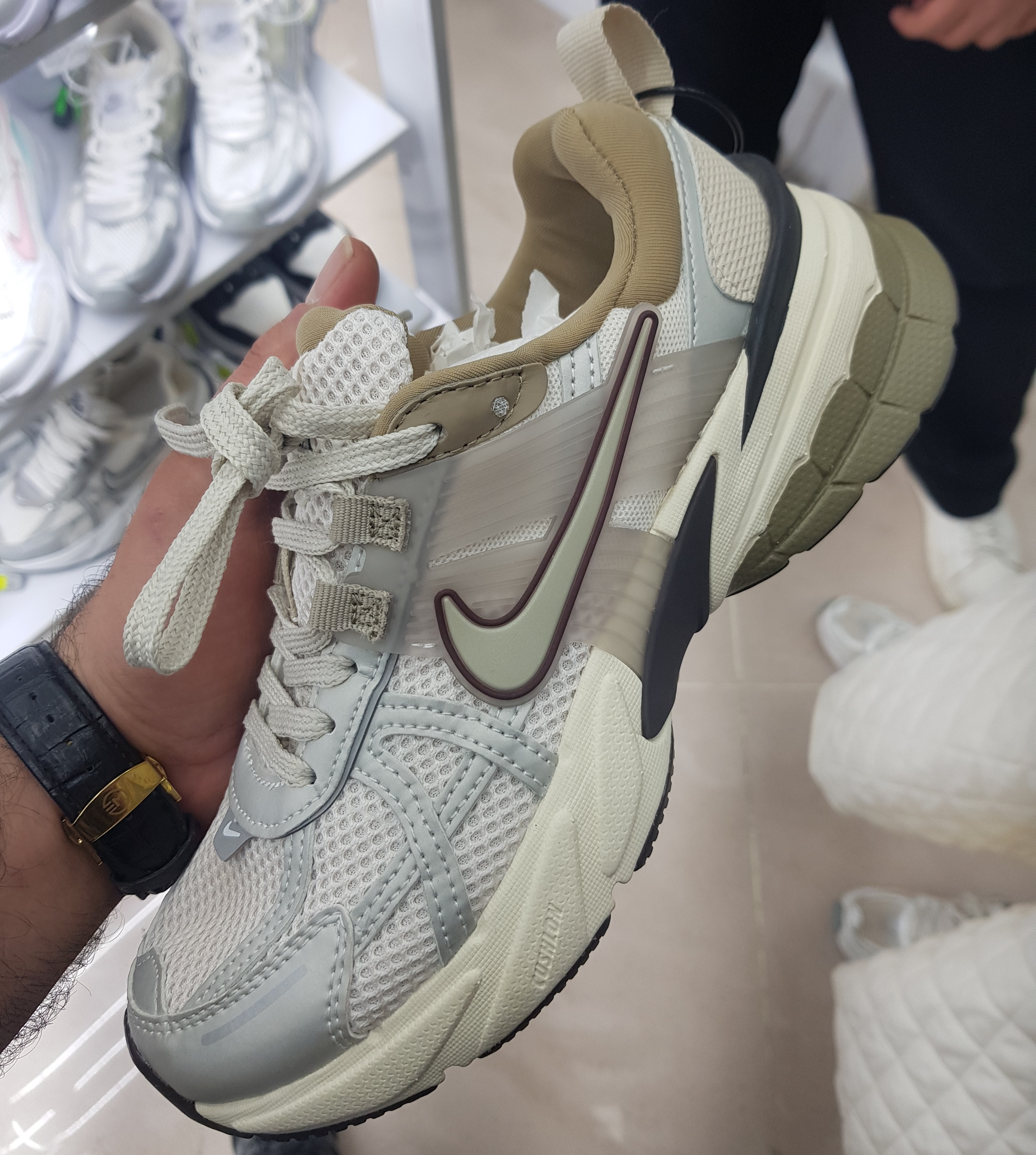 نایک وی تو کی ران موکا Nike V2K Run