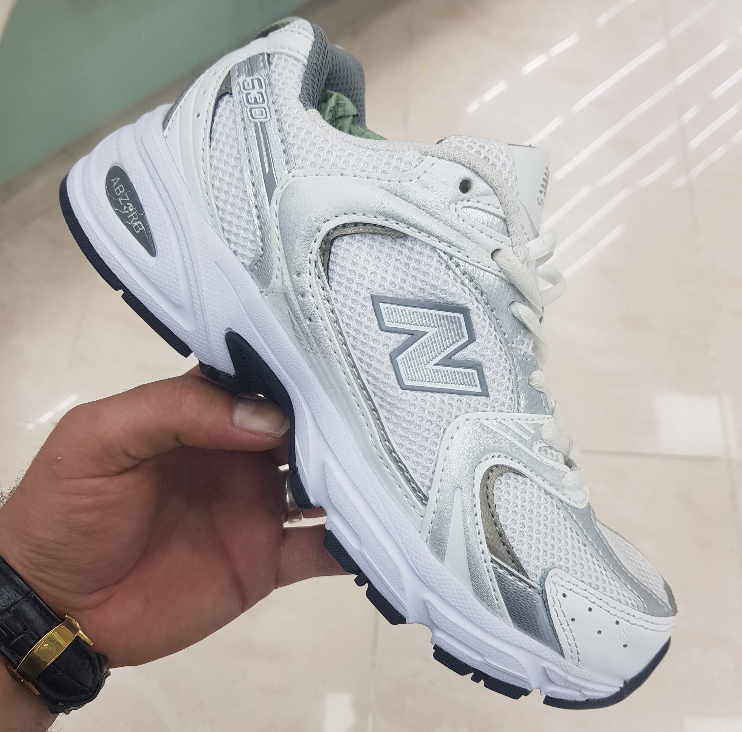 کفش نیوبالانس 530 نقره ای سفید متالیک New Balance 530 White Silver Metallic