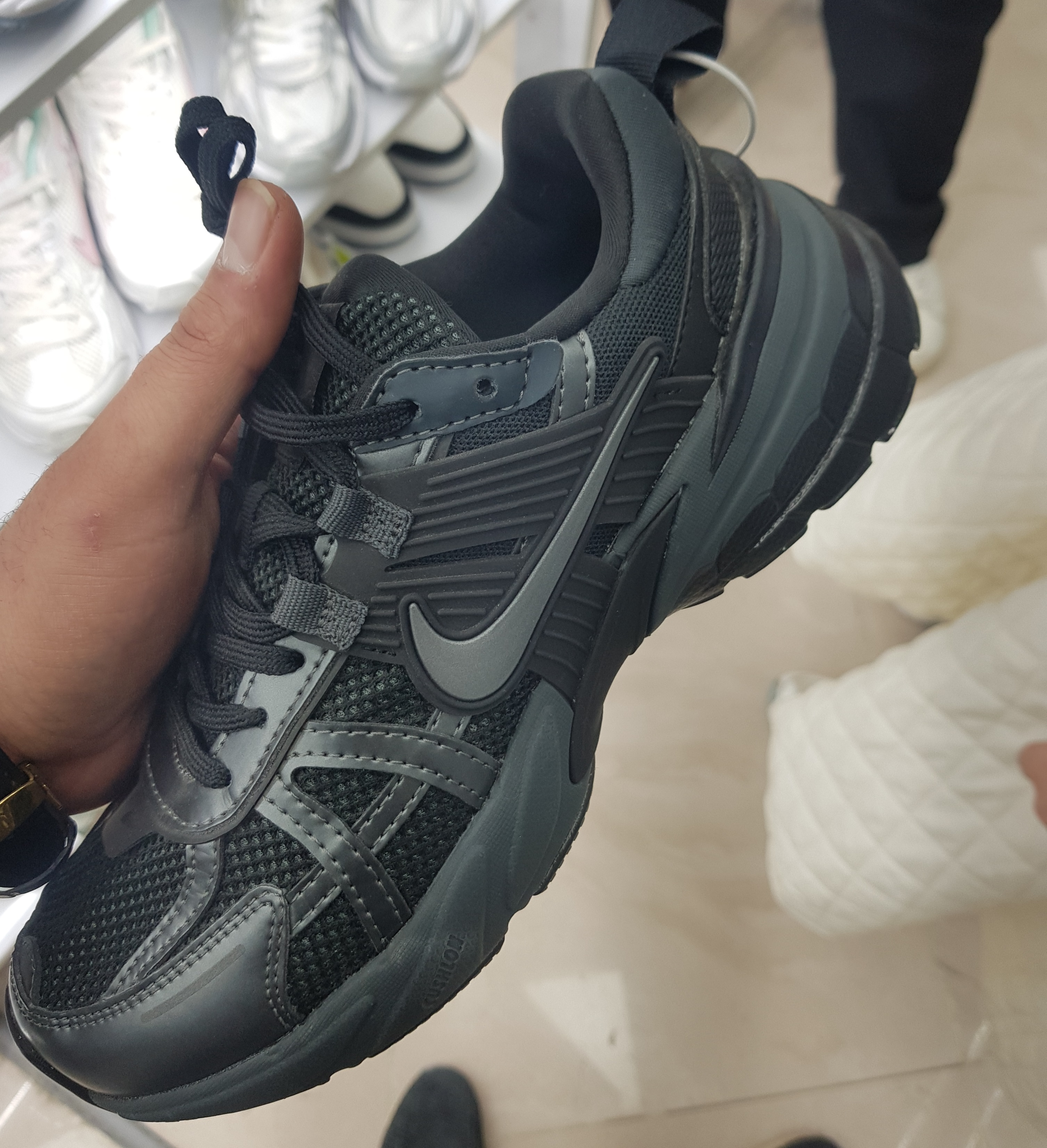 نایک وی تو کی ران مشکی Nike V2K Run