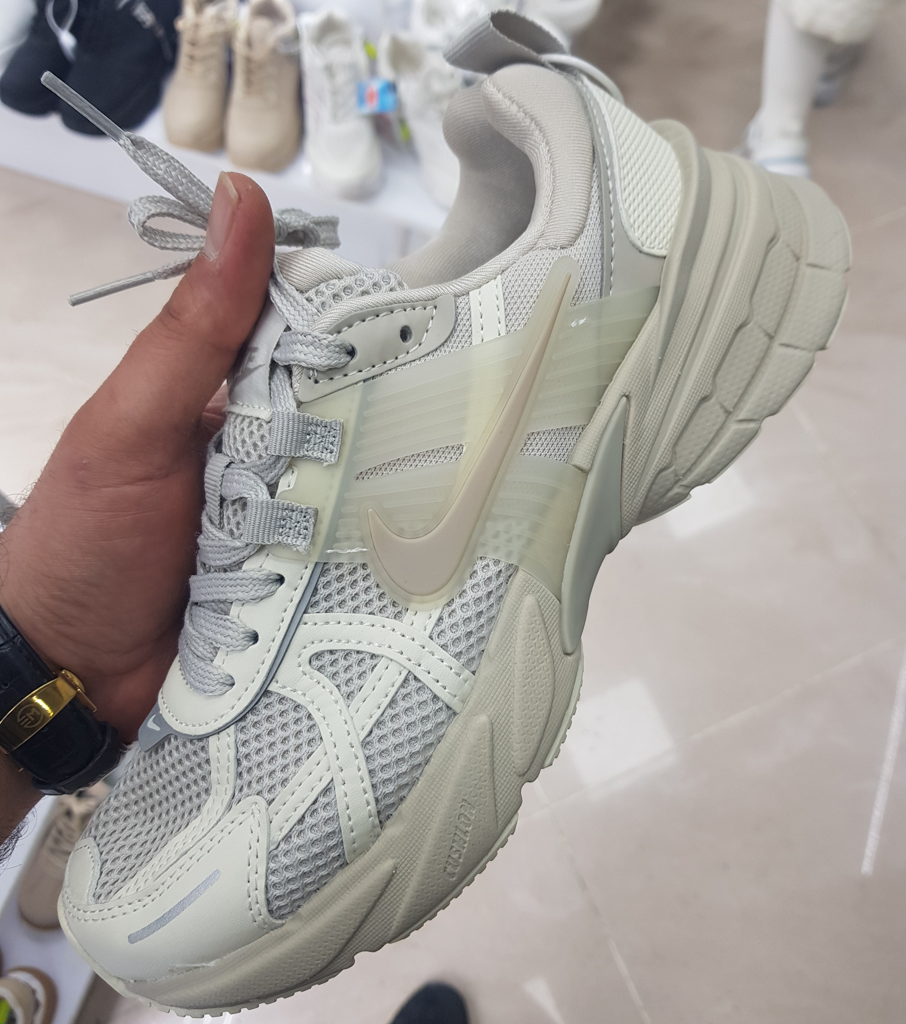 نایک وی تو کی ران کرم Nike V2K Run